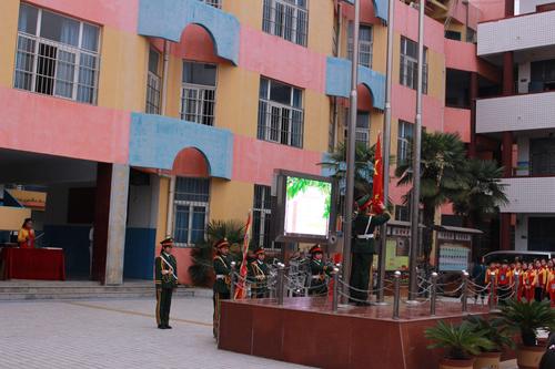 博爱县秀珠小学开展"争做新时代好队员——集结在星星