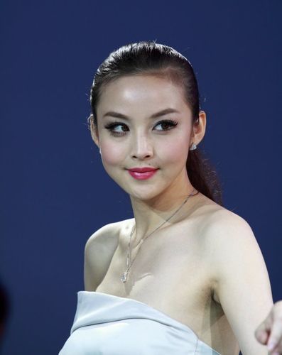 2010广州车展的漂亮车模