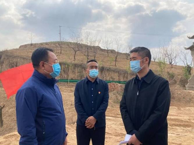 牛钧一行来到榆佳经济技术开发区陕西有色天宏瑞科硅材料有限公司,榆
