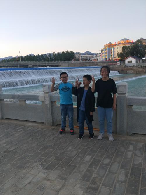 本次游玩的主要三个小主人公闪亮登场,分别是:英俊潇洒的唐美丽,一路