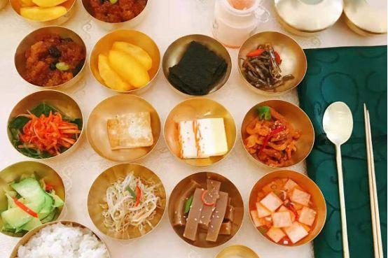 朝鲜人的待客之道谁说来朝鲜旅游吃不饱饭看看他们国家的美食