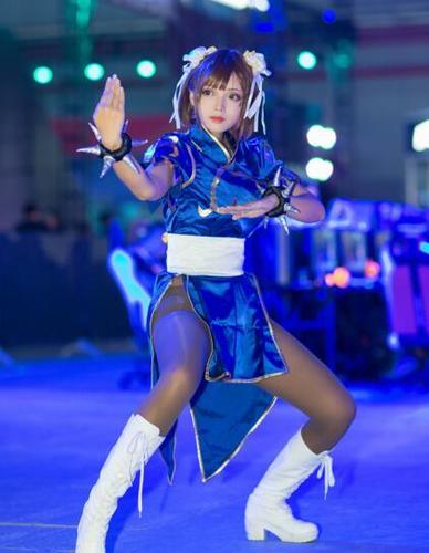 近于完美的春丽cos!街霸第一美腿_网络游戏-新闻_新浪