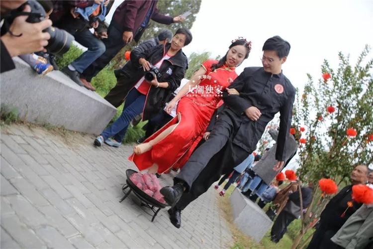 今天 海宁这场婚礼轰动全城!现场有人突然求婚!还有洋
