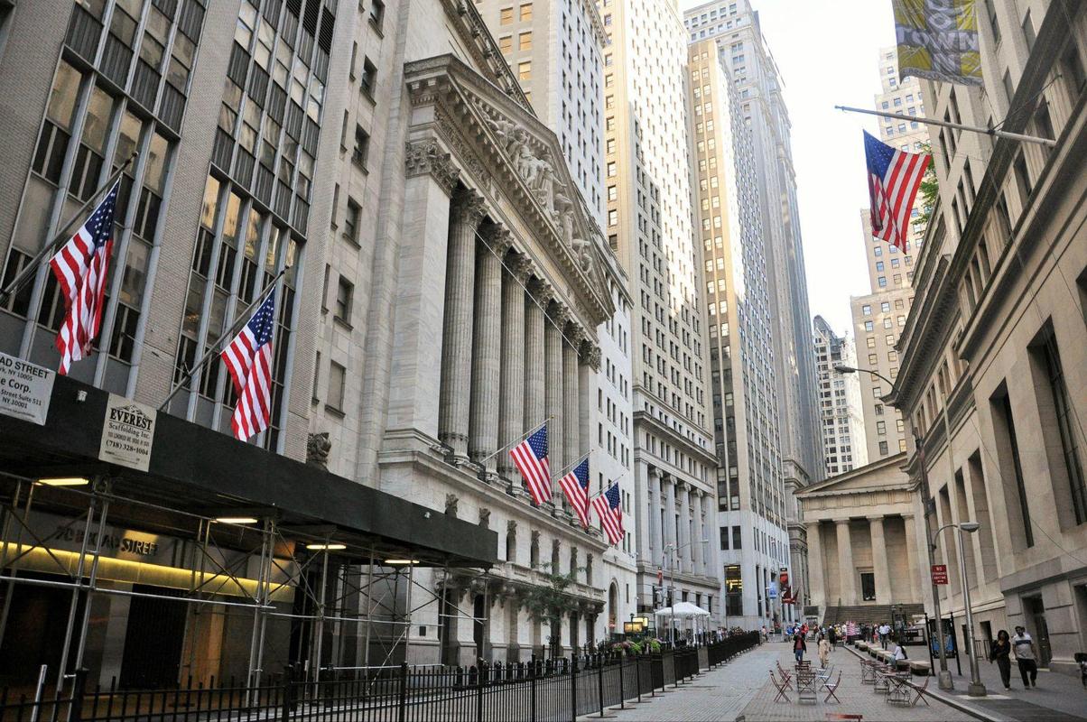 人士的术语中,两个名词是他们经常提到的:一个是包括各个行业的美国 a