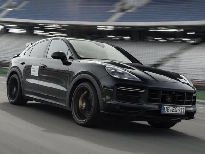 保时捷新款卡宴coupeturbos路试谍照
