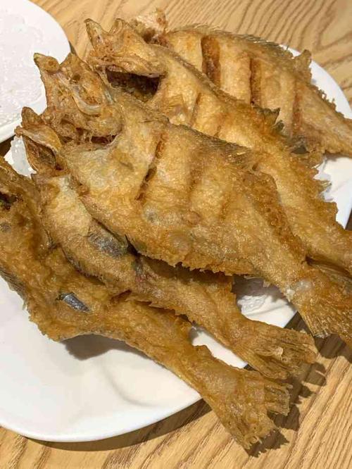 「炸偏口鱼」炸偏口鱼非常赞