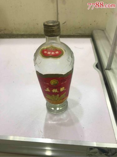 85年五粮液酒瓶