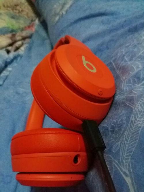 beats solo3充电没反应,电量指示灯也不亮,充上几分钟