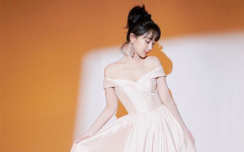 杨紫温婉雅致写真图片桌面壁纸-大陆明星-手机壁纸-美