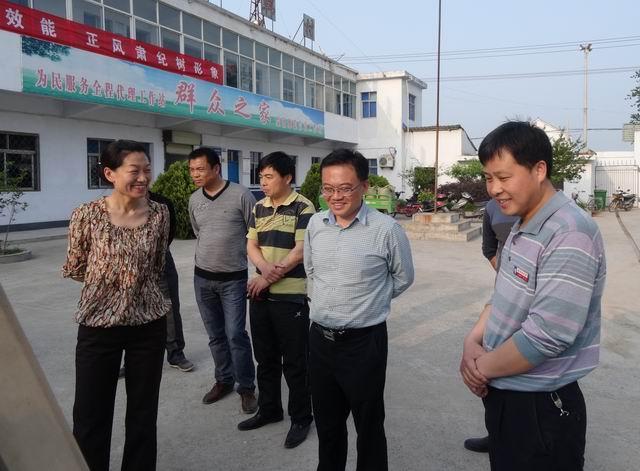 泗县先锋网--县委常委,组织部长庞壮到草沟镇选派村