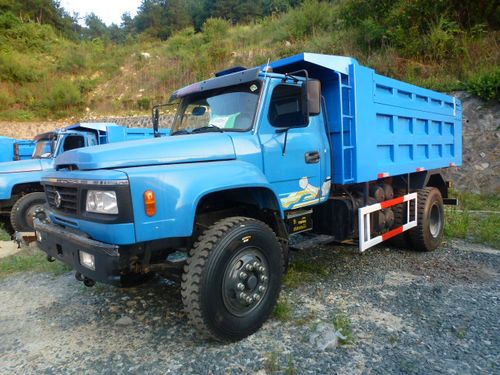 2019款东风尖头自卸车eq3180改4米8货箱轮减桥翻斗车