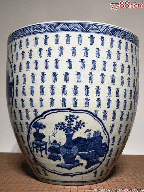精工手绘青花卷缸,器型规整美观,釉面肥厚光润,画工精美绝伦,案台摆放