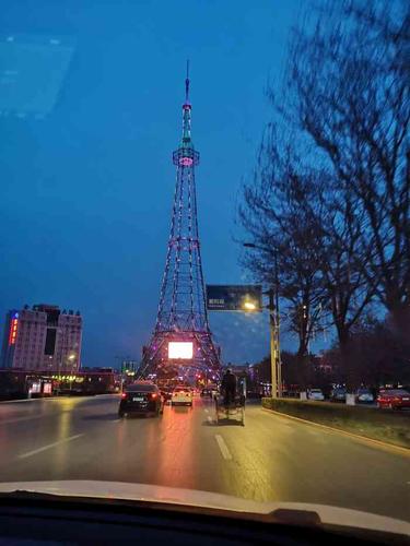 辛集电视塔-"这个电视塔是这里地标建筑,老远就能看到