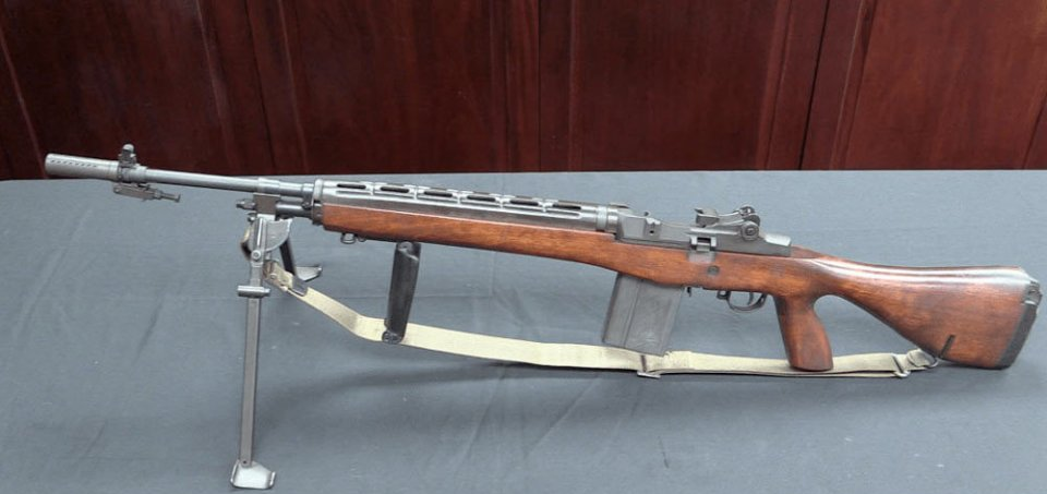 活跃在朝鲜战场上的勃朗宁自动步枪 bar深刻影响班组武器的发展