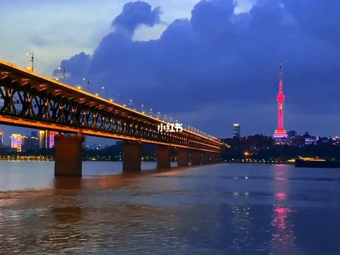 武汉长江大桥醉美夜景_夜景_武昌江滩攻略_武汉长江大桥_武汉_景点