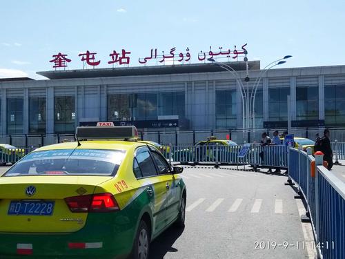 奎屯火车站.