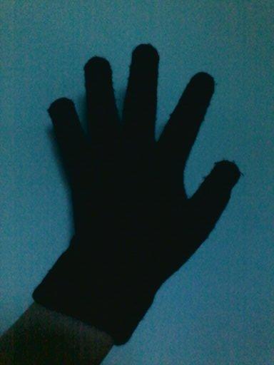 为什么好多男孩子喜欢戴黑手套?