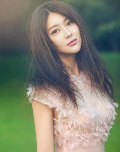 (资料图 / 甘薇,1984 年   月    日出生于重庆市,中国内地影视女演员