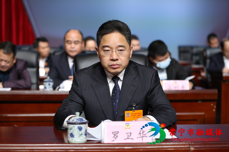 时政要闻 正文齐文川 全体在职副县级以上领导干部,退休老干部代表,市