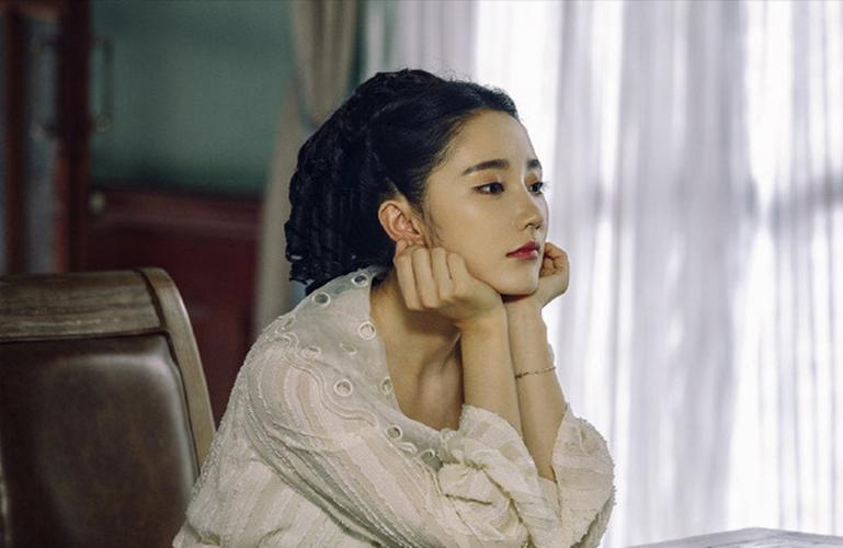 民国奇探女主白幼宁撞脸吴倩算了吧灵气不足油腻有余