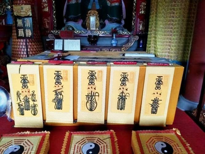 70年代末最后一任张天师撒手人寰后继无人接班乱象频出