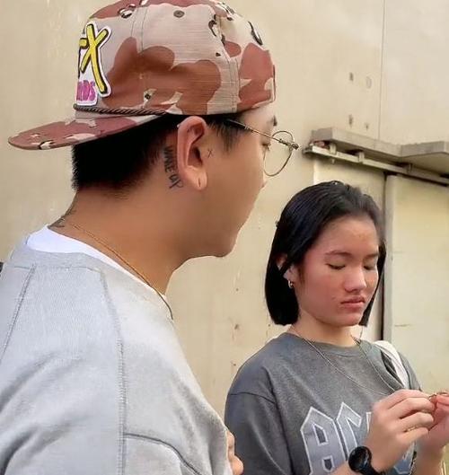 变形计李勒优近照曝光剪短头发脸上痘痘多崔晋却疼爱有加