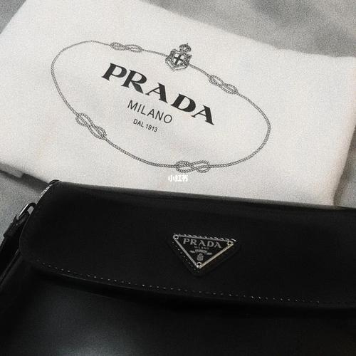prada cleo_穿搭_复古_普拉达怎么样_包包_腋下包_娄底自由行热门攻略