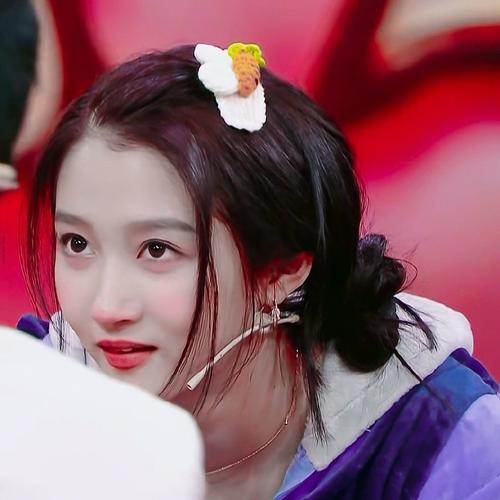 你喜欢的一切我都尝试去了解 gxt@关晓彤 " 真正爱一个偶像,不