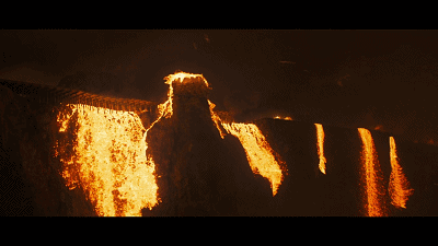 它是一座火山,可游客却只想羞辱它!