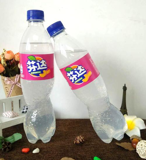 可口可乐出品芬达 水蜜桃味500ml*12瓶汽水 碳酸饮料 整箱批发