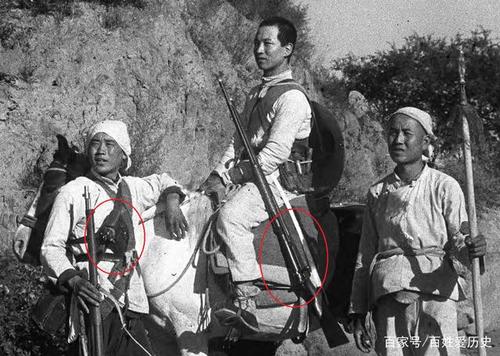 八路军武工队真实照片,4名队员身手敏捷,威风凛凛