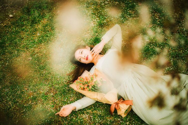 睡的姿态油画风唯美人像