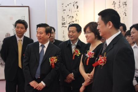 山东省政协副主席张传林,潍坊市委常委寿光市委书记孙明亮和画家