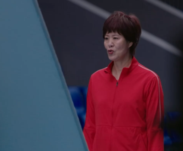 郎平与马龙罕见合影,80后乒坛之神秒变身"小奶龙"