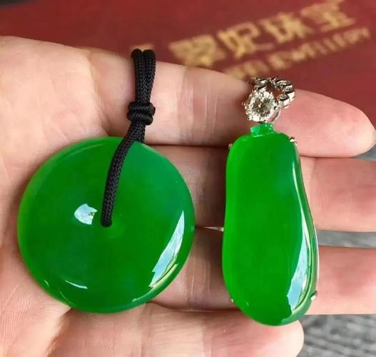广告|阳绿翡翠和帝王绿翡翠的区别你知道吗