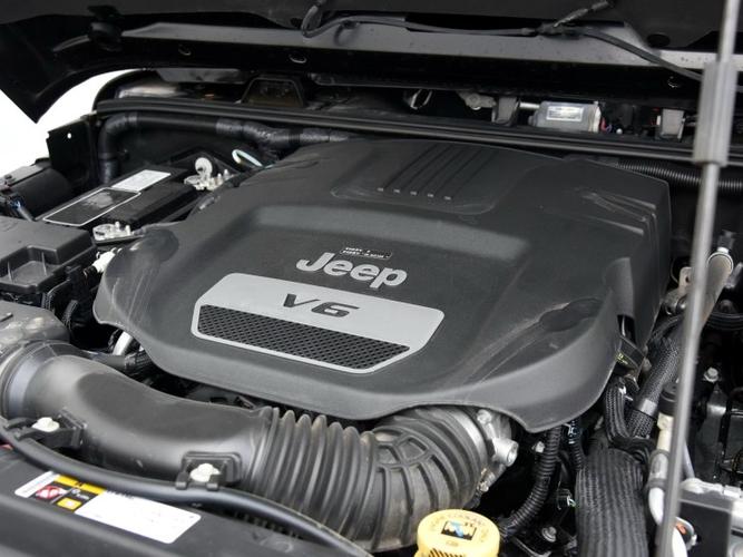 中心 进口新车 正文   内饰部分,新车虽然在整体升级风格上变化不大