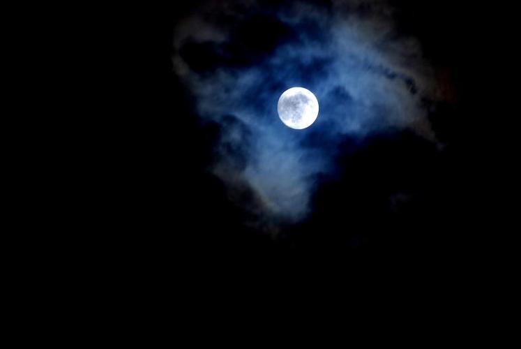 标题:当时的月亮---八月十五