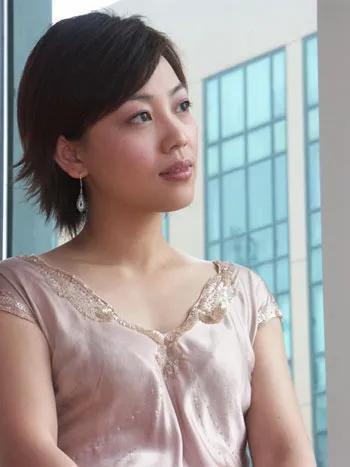 央视女神主播劳春燕到底有多美多图