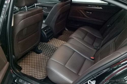 宝马5系后排全景