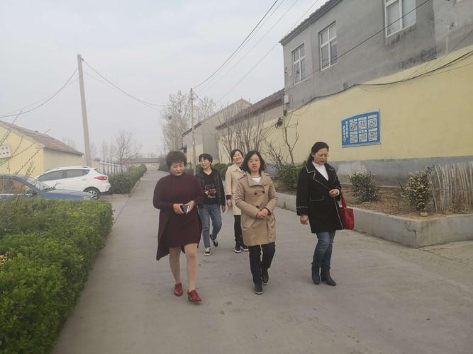 章丘区妇联副主席宋晓红到明水街道督导出彩人家创建工作