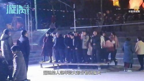河南村民自建迪厅蹦迪 网友:还是弹簧舞池呢