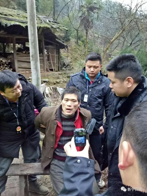 接到报警后,新宁县公安局立即启动命案应急预案,组织精干警力开展