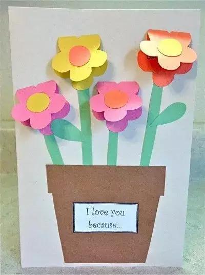 幼儿园孩子给爸爸妈妈送贺卡 幼儿园孩子贺卡