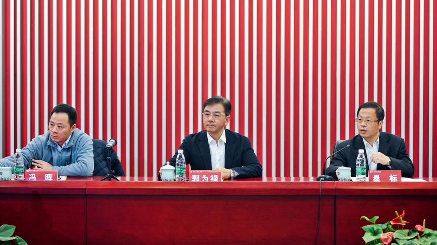 我校本科教学工作审核评估专家见面会举行_上海中医药大学