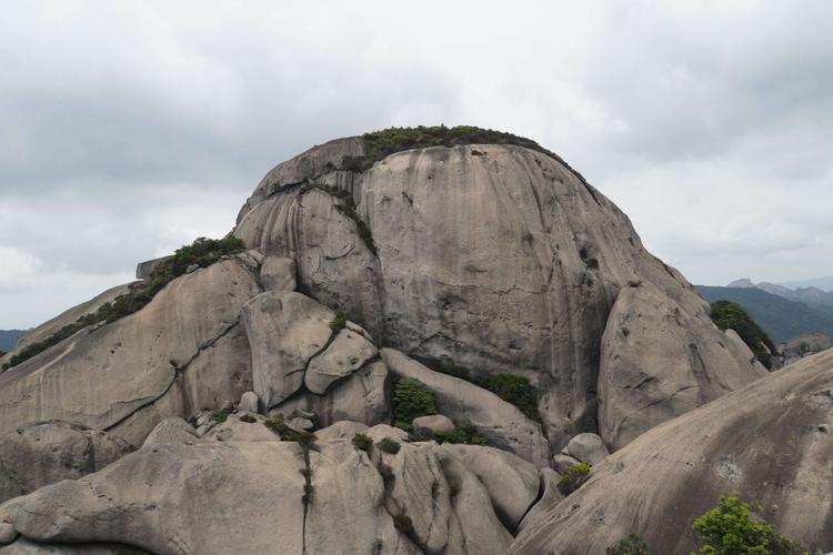 偶遇山野茶人～诏安乌山-龙床石-随记