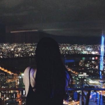 长发女生背影头像