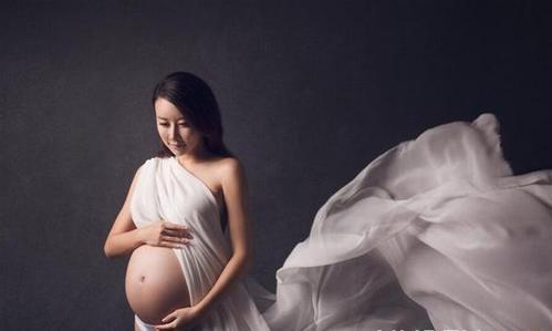 毛俊杰孕肚照首曝光 大赞老公超贴心