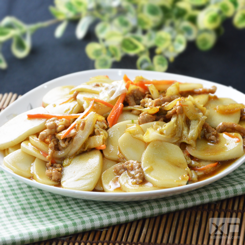 白菜肉丝炒年糕