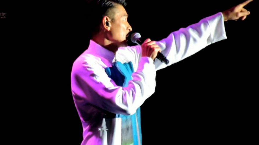 刘德华演唱会霸气开唱中国人让每一位中国人都热血沸腾牛