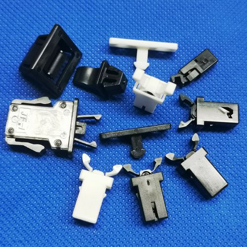 免费样品工厂直销尼龙按压锁扣 自锁弹压扣 塑料开关门扣自锁扣